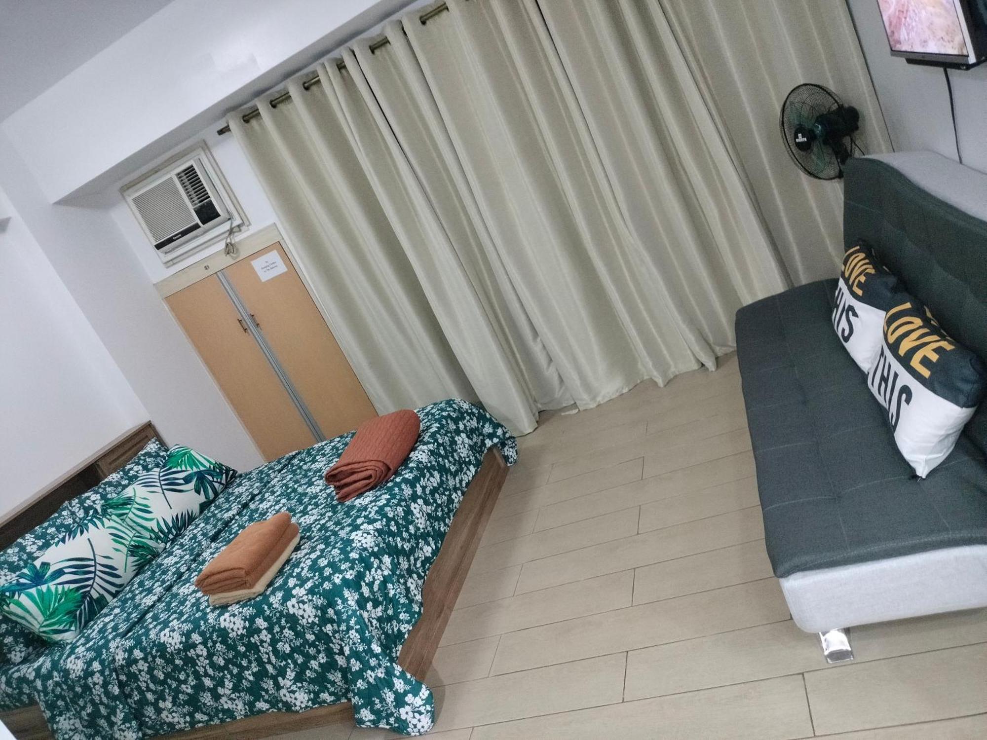 Condotel Near Airport Pasay Exterior photo